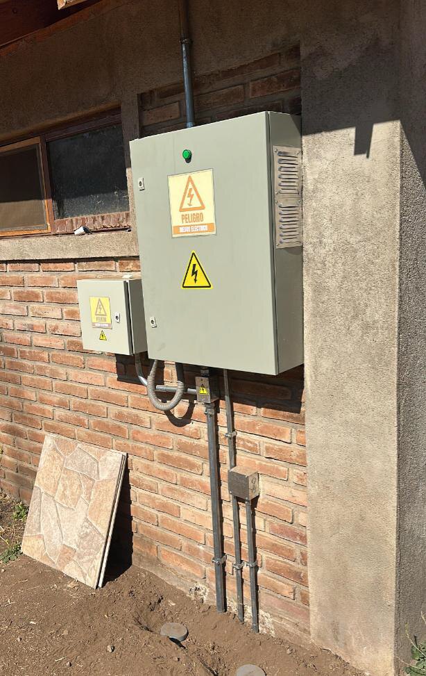 Gabinete eléctrico exterior del sistema fotovoltaico